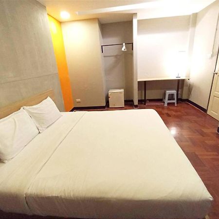 Go Inn Bts Surasak Silom Bkk โกอินน์ บีทีเอส สถานีสุรศักดิ์ Bangkok Bagian luar foto